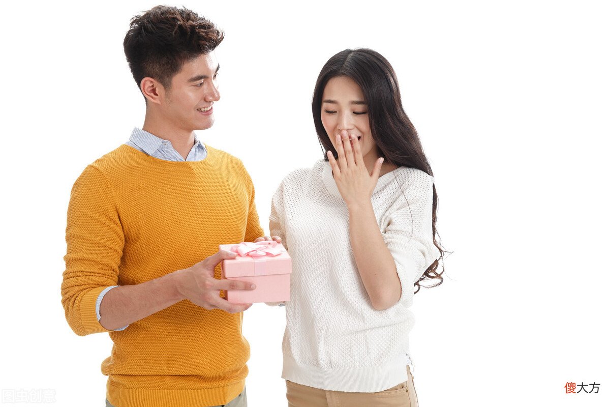 3月14日给女朋友送什么礼物比较好 3月14号送什么花给女朋友