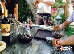 白葡萄酒喝了什么感觉 白葡萄酒对身体好吗