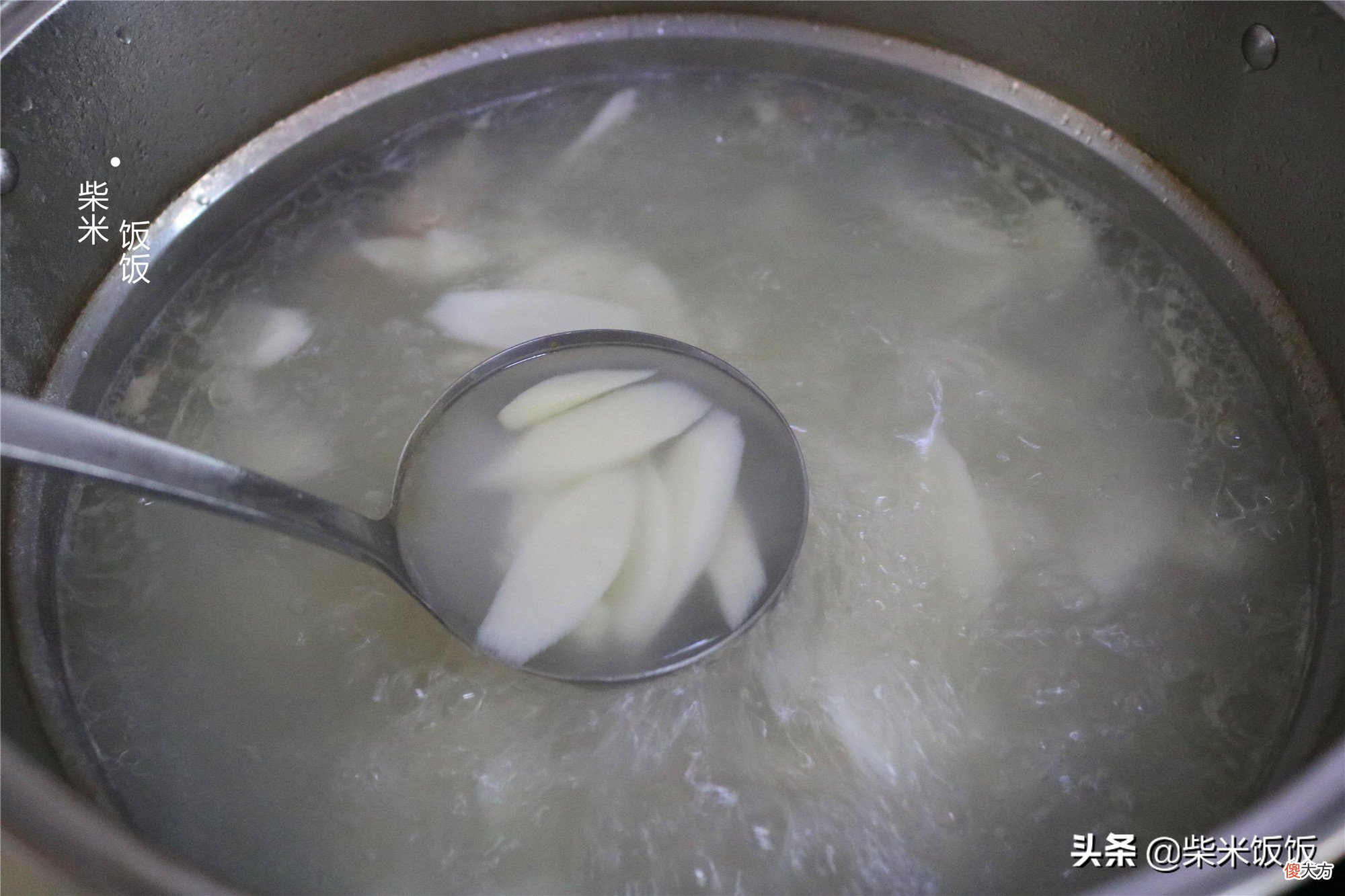 羊肉汤怎么炖 羊肉汤怎么炖好吃又简单