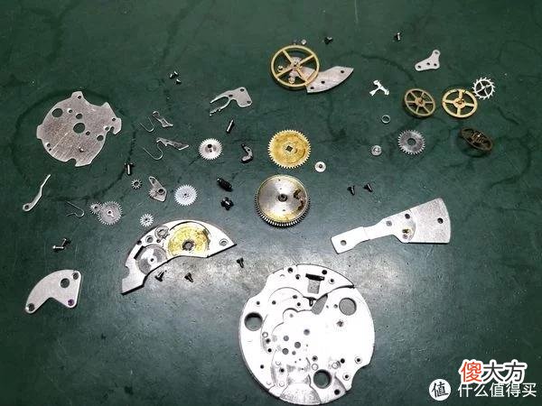 【就爱时尚】国表鉴赏之上海7221电视机手表保养