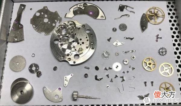 【就爱时尚】国表鉴赏之上海7221电视机手表保养