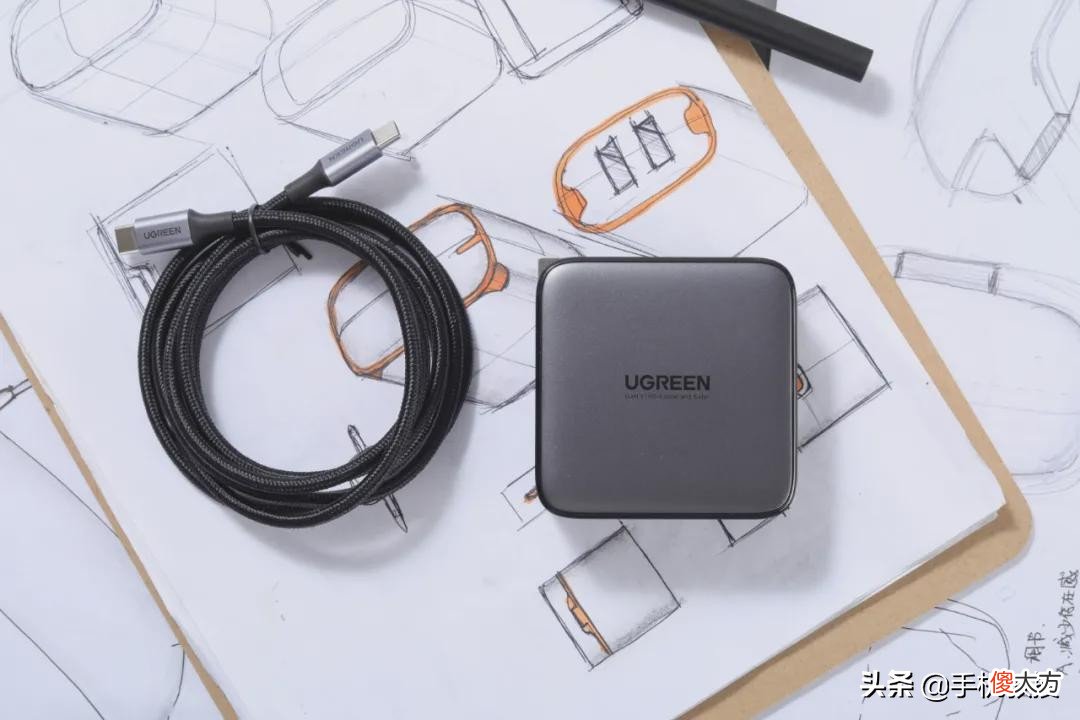 手机笔记本耳机的充电器究竟能不能混用 笔记本的充电器可以混用吗