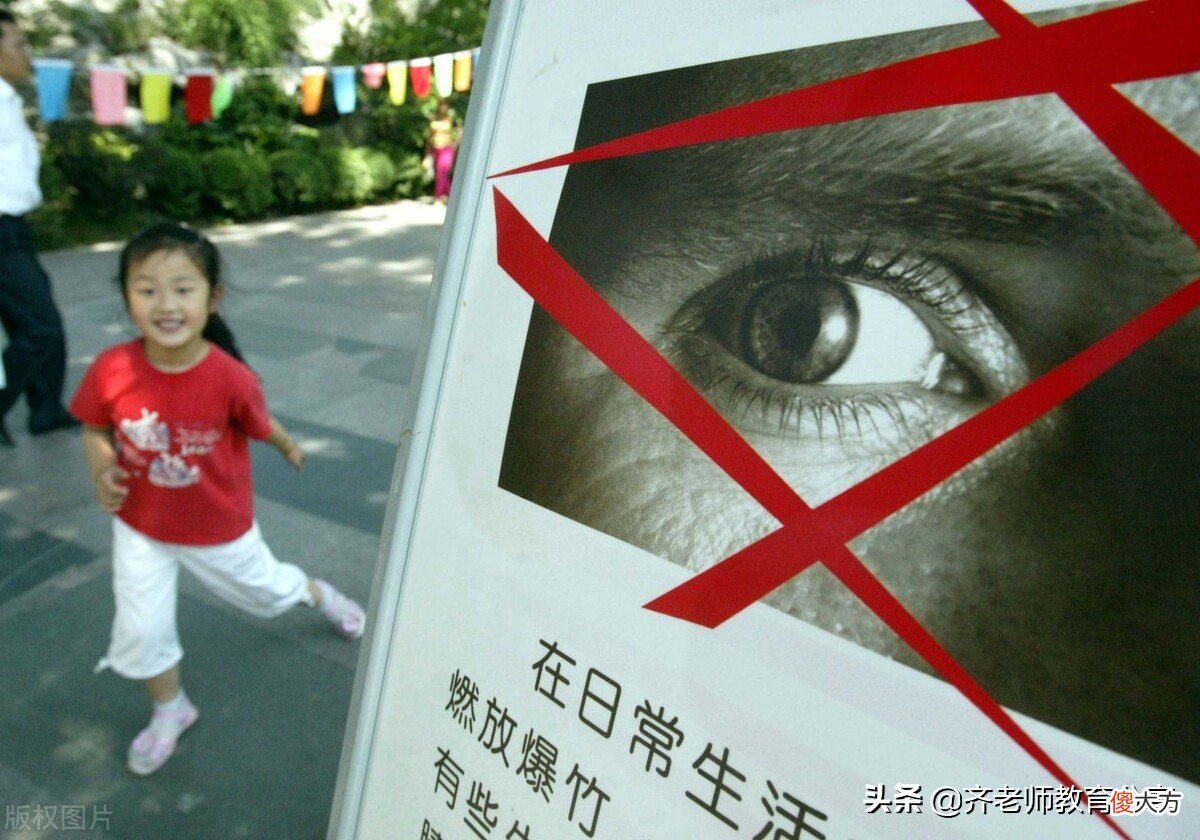 中小学生使用手机等电子设备的现状如何 对学生使用手机等电子设备的看法