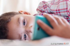中小学生使用手机等电子设备的现状如何 对学生使用手机等电子设备的看法