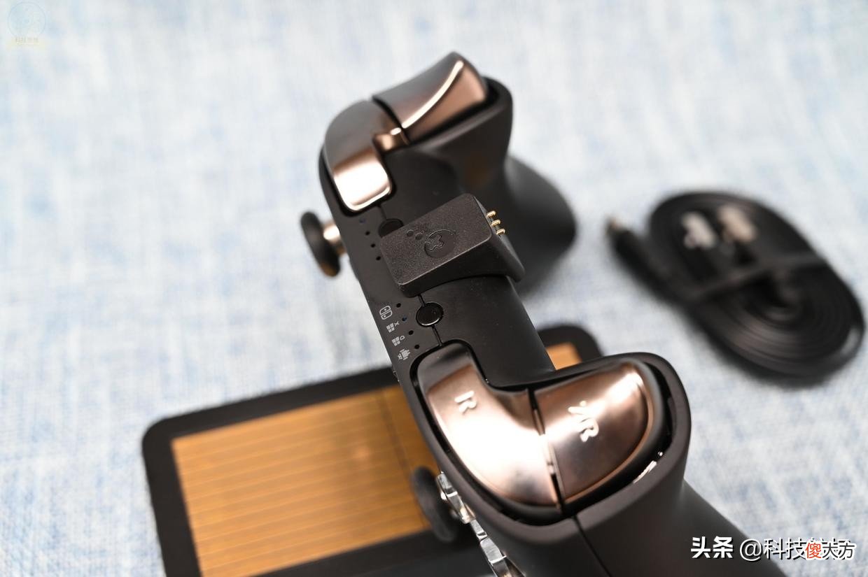 手柄专属的充电器 手柄用手机充电器