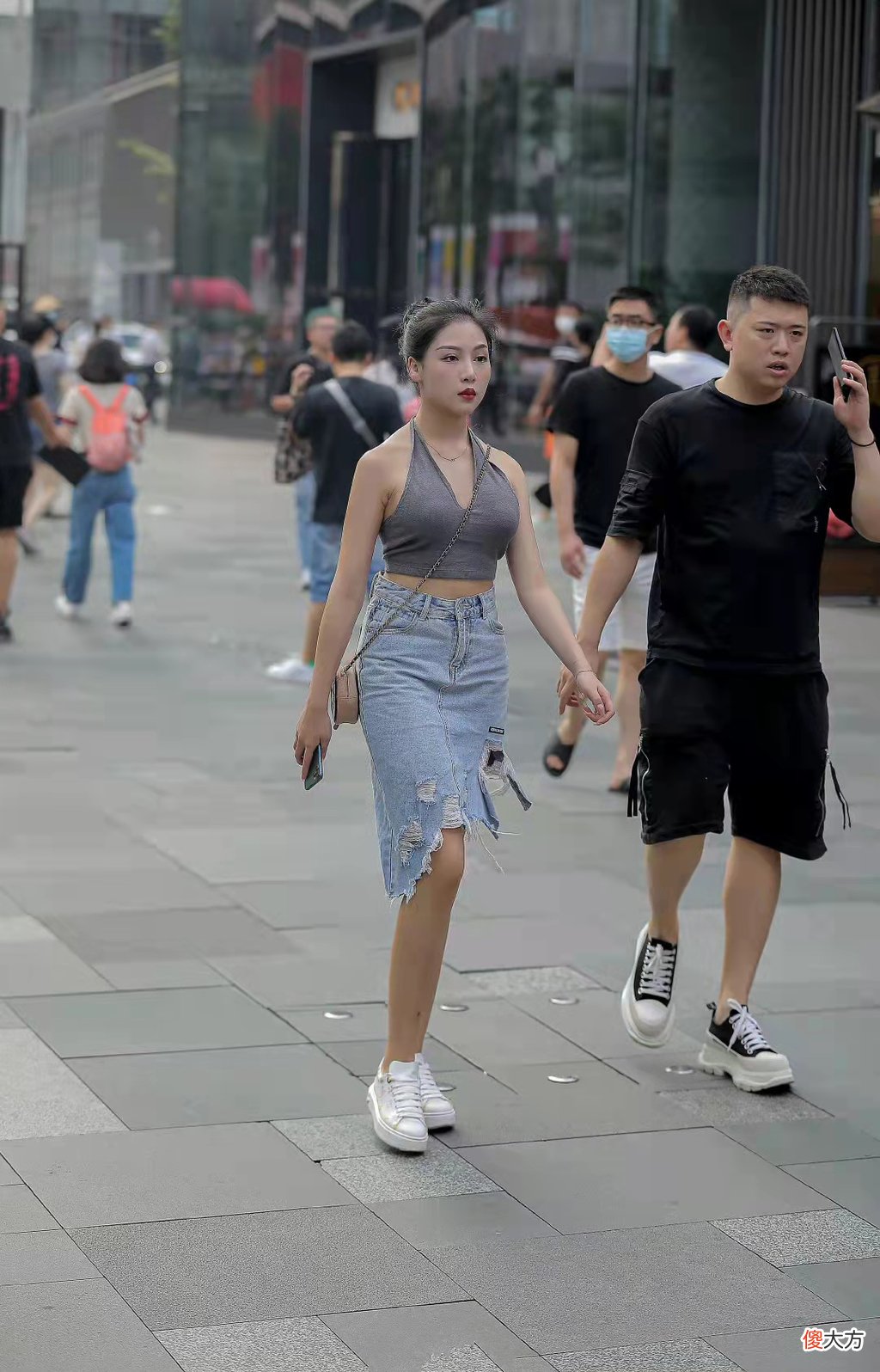 【时尚一点】不负好时光，时髦请拥抱大自然，一定少不了这几款彰显品位的上衣