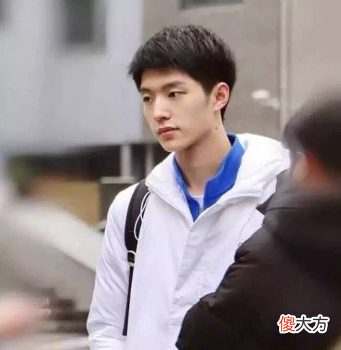 当代男大学生颜值有多高 大学里的男生颜值