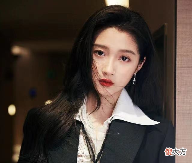 晒被低质鞋子染色的袜子 鞋子被袜子染色了