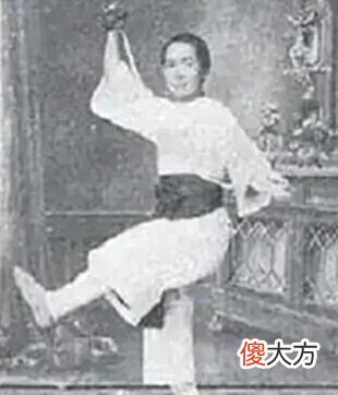 【爱历史】黄飞鸿的第四任妻子莫桂兰：19岁嫁给55岁的黄飞鸿，一生无儿无女，晚景凄凉！