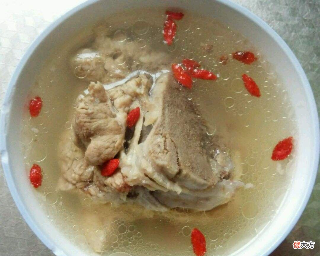 专家一再辟谣，仍有家长不当一回事，“补钙”不成，反倒徒增伤害