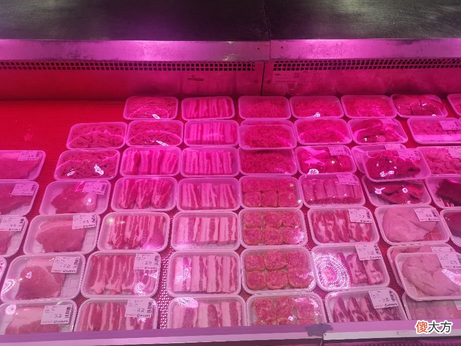 00后小伙子学卖猪肉的经历