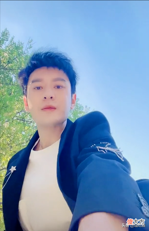 拍视频脚踩助理手机 拍手踏脚视频