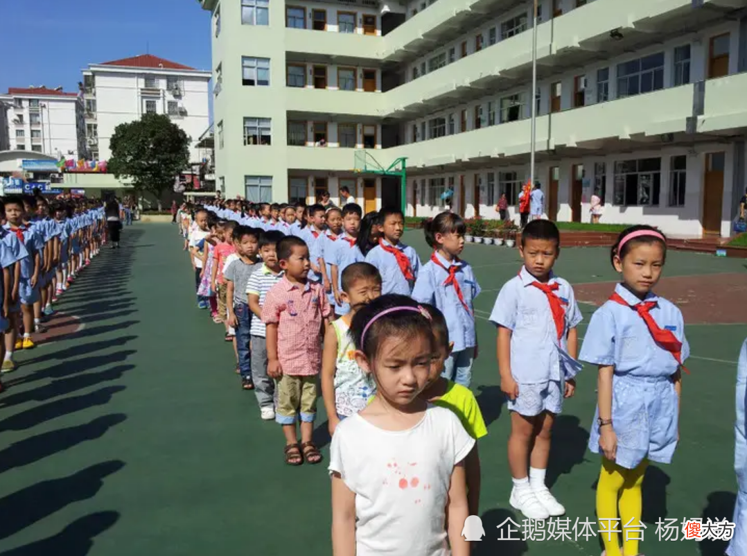 2022年小学入学年龄有所调整，“6周岁”将成过去？家长表示很人性