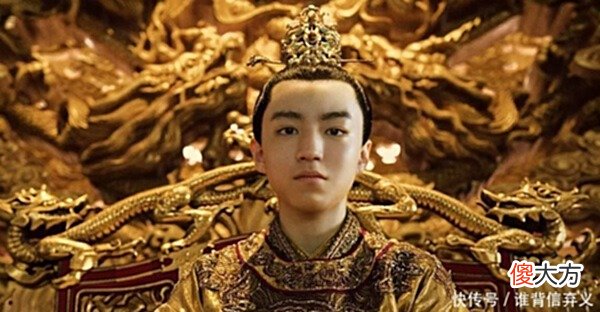 【历史故事】为什么在皇帝身边伺候的都是太监，而不是宫女你要的答案来了！