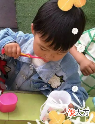你家宝宝什么时候长牙？宝宝长牙，有什么明显的症状？3个表现父母要牢记?