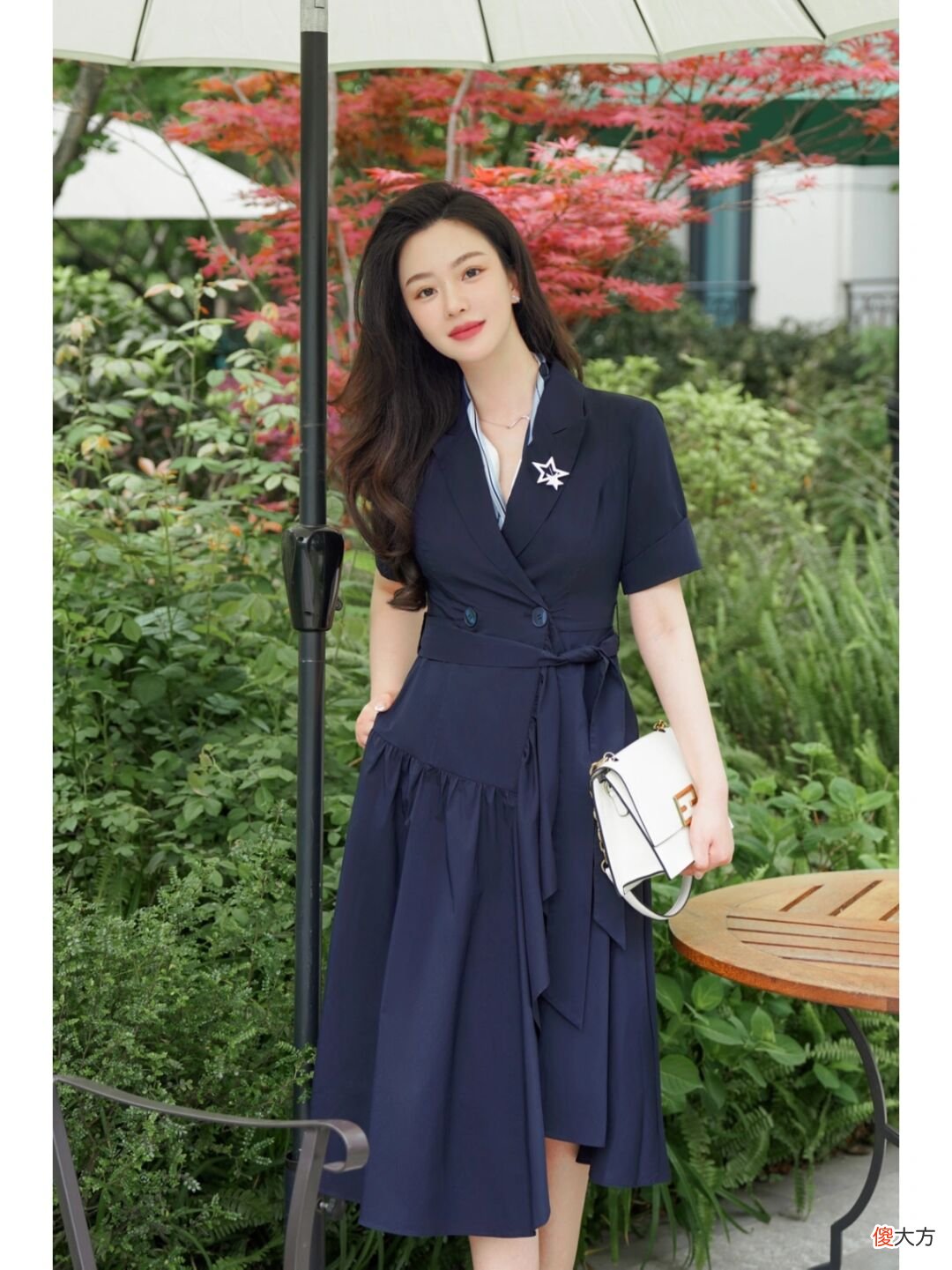 【就爱时尚】35岁的女人该如何穿？今年流行“简约优雅”风，减龄时髦又显气质