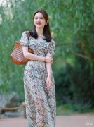 【就爱时尚】35岁的女人该如何穿？今年流行“简约优雅”风，减龄时髦又显气质