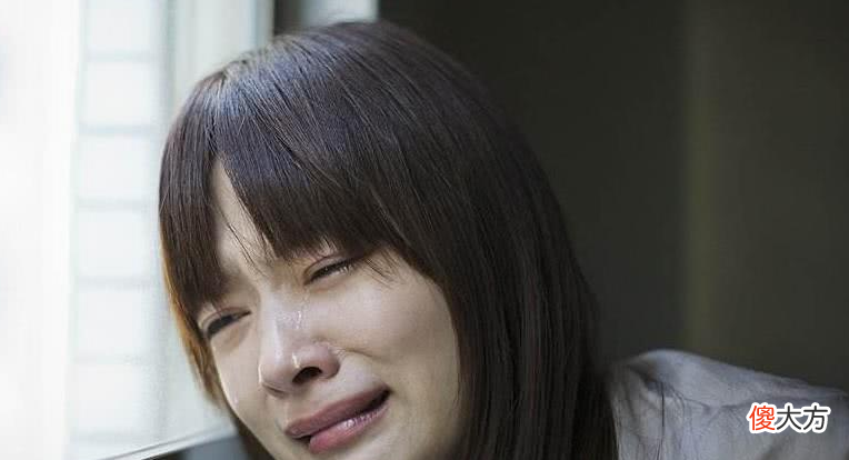 贫困生买智能手机被举报 举报贫困户手机号码