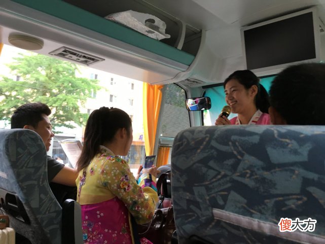 朝鲜女孩使用中国智能手机后惊呼：我也想买一部中国的手机