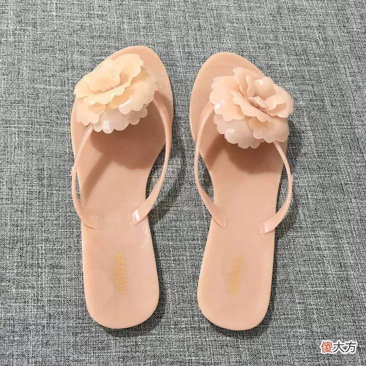 明明很干净的拖鞋 拖鞋特别脏