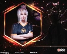 【游戏世界】MSI:RNG首战对阵IW，看到替补女中单真不知道该给谁加油了