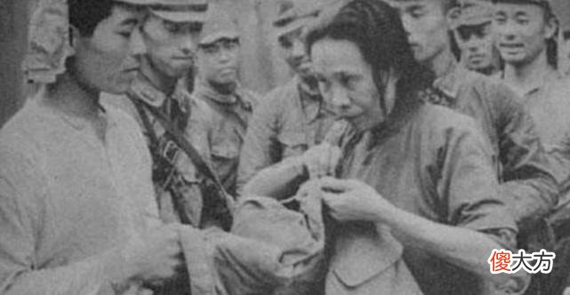【爱历史】日军自导自演的“伪亲善”照片：破绽百出，图五女子表情说明一切