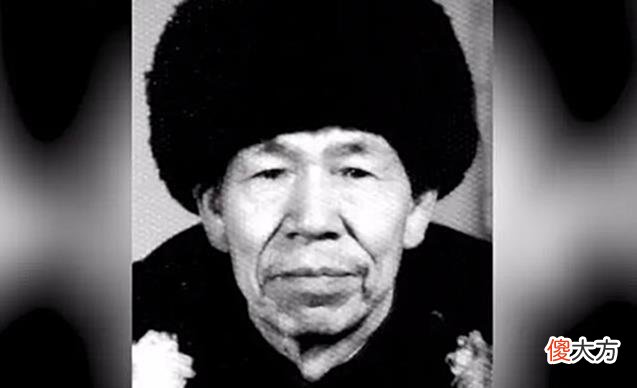【爱历史】四川104岁老人去世，整理其遗物时，子女发现父亲不为人知的身份