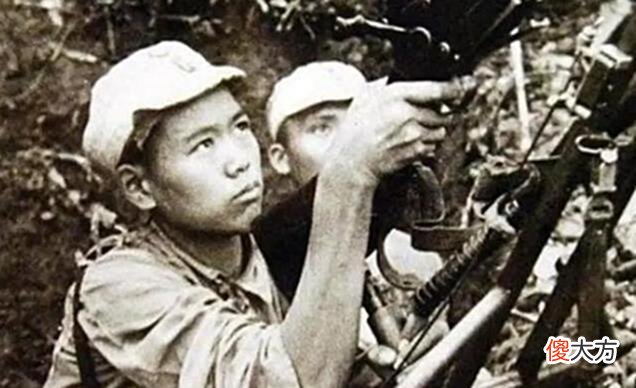 【爱历史】四川104岁老人去世，整理其遗物时，子女发现父亲不为人知的身份