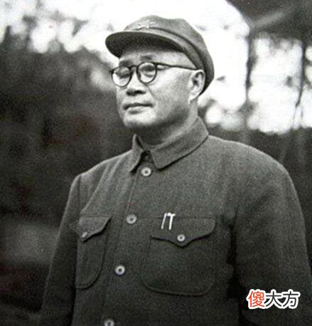 【爱历史】1947年刘伯承偶遇一个老农，听说村里树被砍光，马上下令：快撤