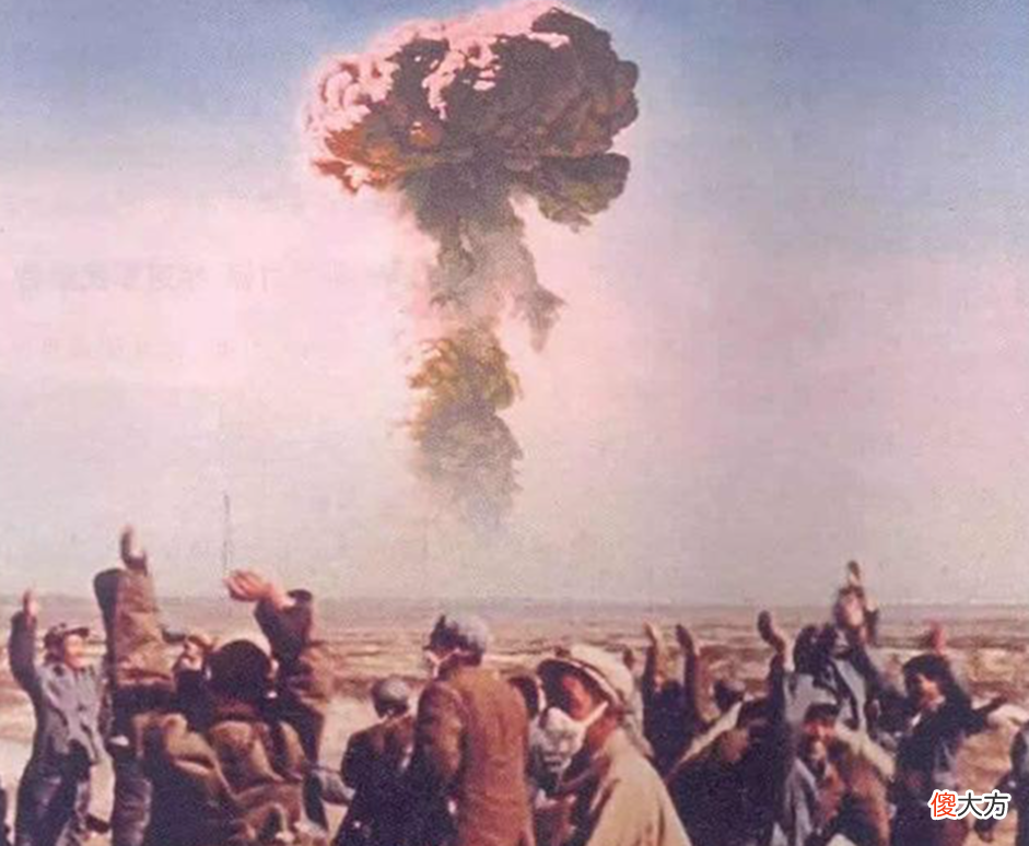 【历史故事】中国首颗原子弹爆炸成功，毛主席却要求先通知日本，这是为何？