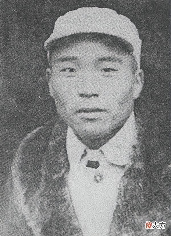 【爱历史】贪生怕死的师长蛊惑人心，文书掐腰怒骂，体内的残存弹片竟被挤出