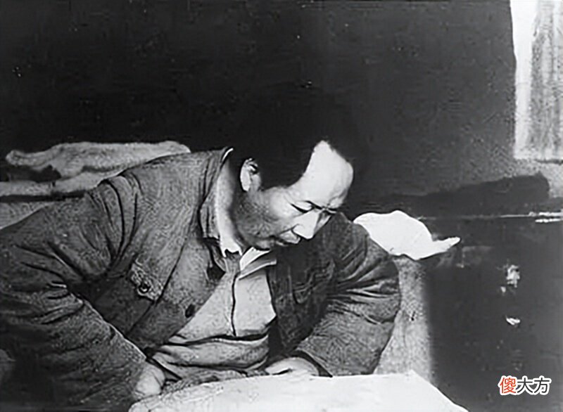 【历史故事】1962年, 一封讣告送到中南海, 毛泽东含泪: 寄500, 与我夫人同穴