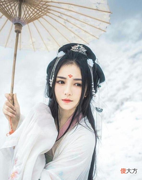 【爱历史】《陛下为我神魂颠倒》美食博主穿成替姐入宫的苏家庶女，被宠上天