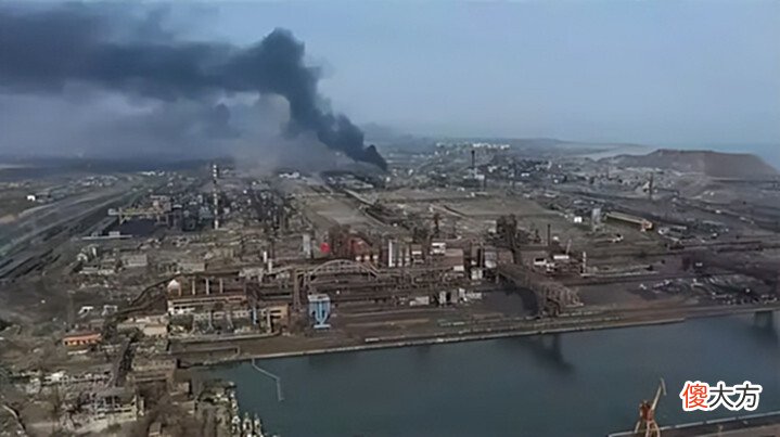 【历史故事】亚速营头目被击杀, 被俘虏士兵哭诉: 地下室的人过得很惨