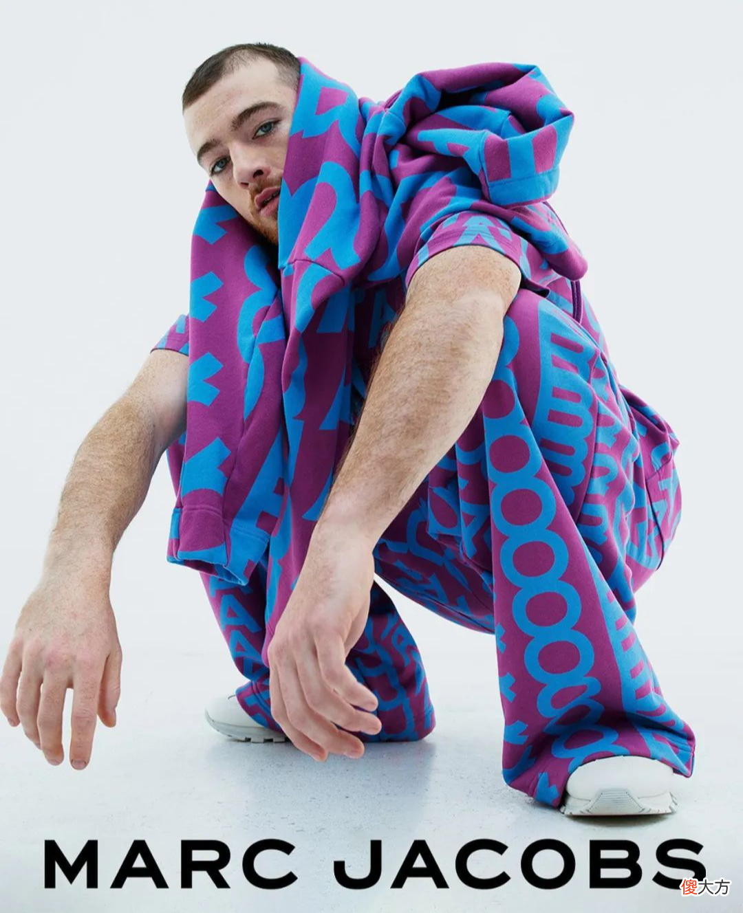【就爱时尚】他成为了 Marc Jacobs 的男星面孔！
