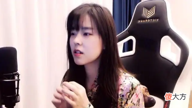 【游戏迷】张嘉文和电竞女神搭档一起玩游戏，两人联动打起了游戏