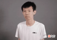 【游戏迷】张嘉文和电竞女神搭档一起玩游戏，两人联动打起了游戏
