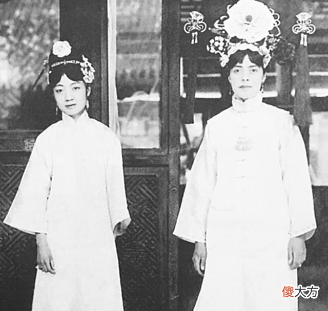【历史故事】末代皇后和皇妃高清照，婉容气质好，文秀在紫禁城遛狗