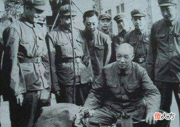 【爱历史】因鸟儿吵闹，他开枪赶鸟，惊动旁边陌生人，没想到却是一位大人物