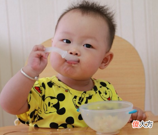 照顾宝宝吃饭，家长做好“4不要”，今后不用再喂饭，宝宝吃饭香