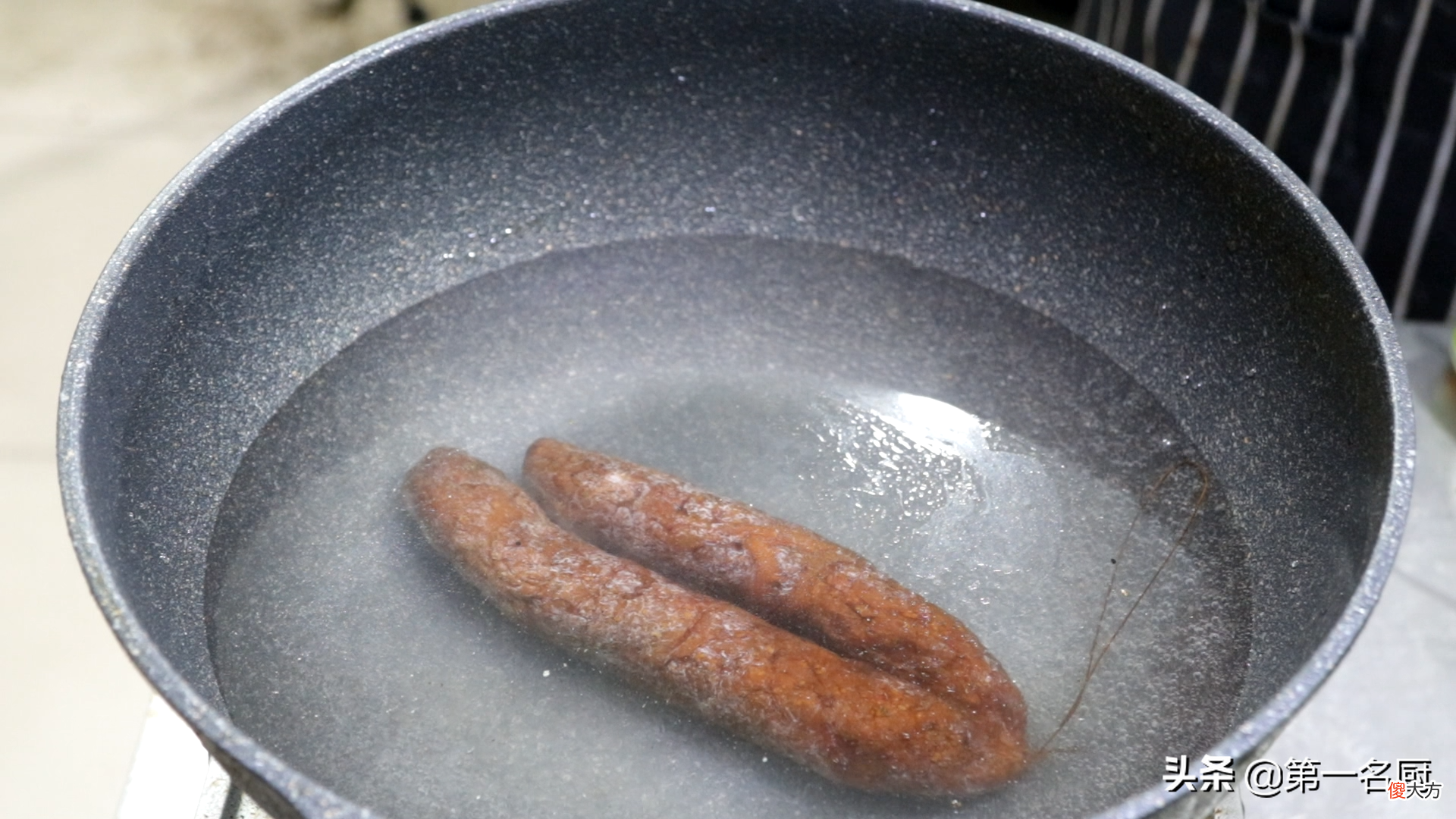 腊肠到底是蒸还是煮 腊肠是煮还是蒸熟的
