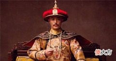 【历史故事】他自称是多尔衮十世孙，大闹火车站怒斥众人：你们全是奴才