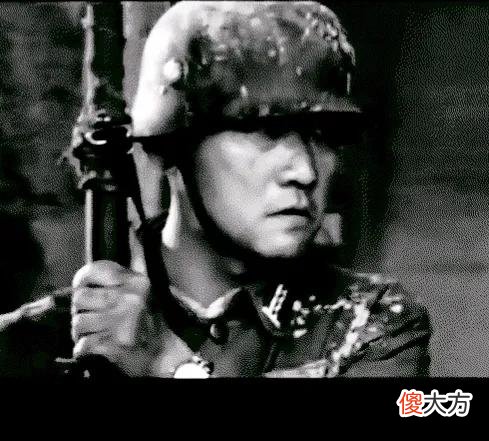 【爱历史】历史中的小说：鬼子暗度陈仓企图偷袭，远征军用燃烧弹火烧鬼子