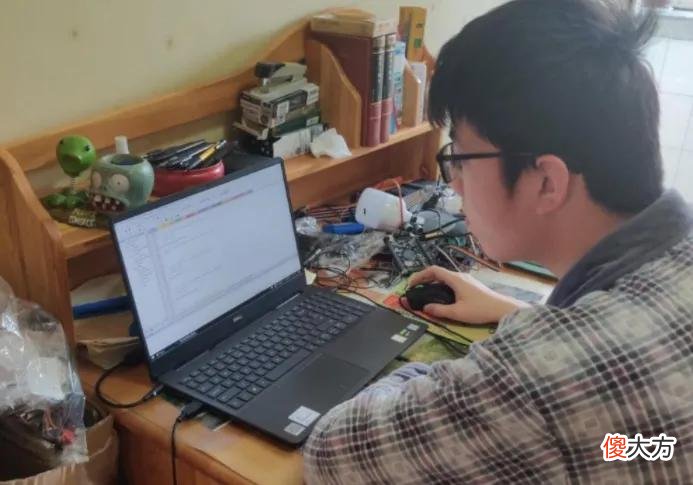 现在的大学生每天都在干嘛 大学生每天都在做什么