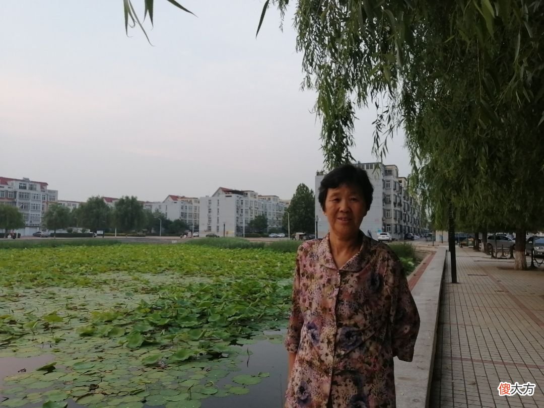 70岁玩转智能手机 老人玩转智能手机