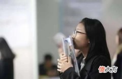 遍地都是大学生 现在遍地都是大学生