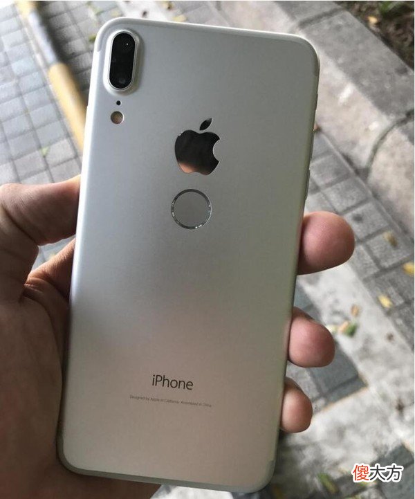 上厕所捡到台苹果手机 捡了台苹果手机