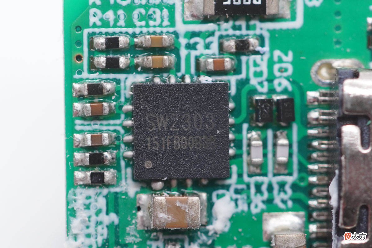 耳机大厂QCY入局氮化镓快充市场，首款65W 1A1C充电器拆解