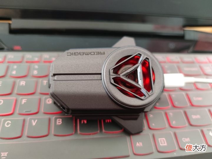 红魔涡轮散热背夹 红魔涡轮散热背夹怎么用