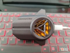 红魔涡轮散热背夹 红魔涡轮散热背夹怎么用